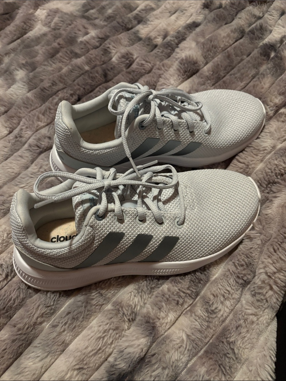 Adidas cloud foam comfort women’s size 8.5